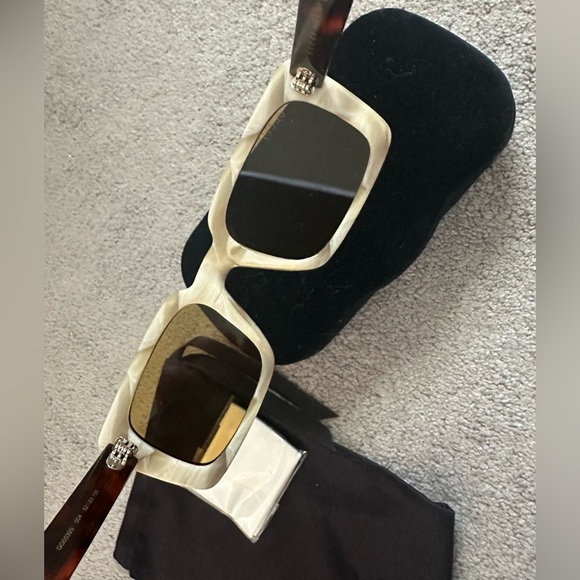 Gucci Brown Tortoise Shell Square Sunglasses with Velvet Case and Dust Bag main image 10